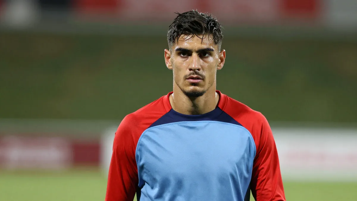 Rayo Vallecano Cercana a Contratar al Defensor Albanés Marash Kumbulla de AS Roma