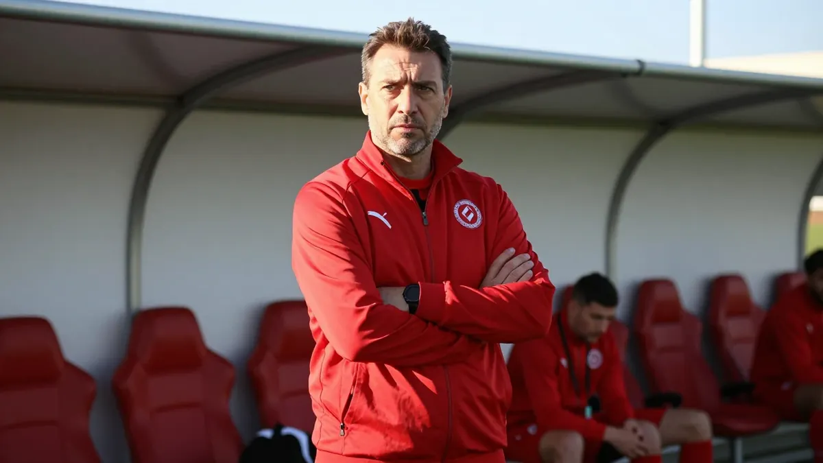 RCD Mallorca manager Luis García faces his former club Las Palmas in a key match for his project, with the Balearic side...